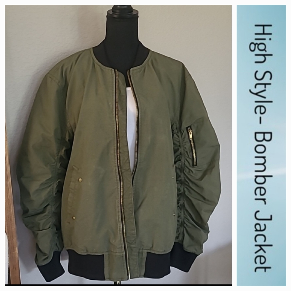 STATEMENT BOMBER JACKET